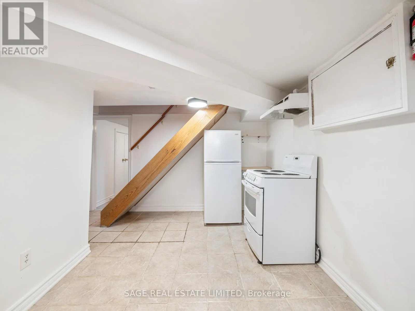 BASEMENT - 17 HUGO AVENUE