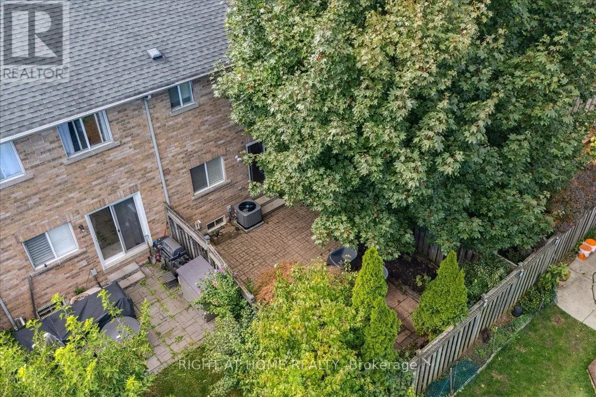 555 TAYLOR CRESCENT
