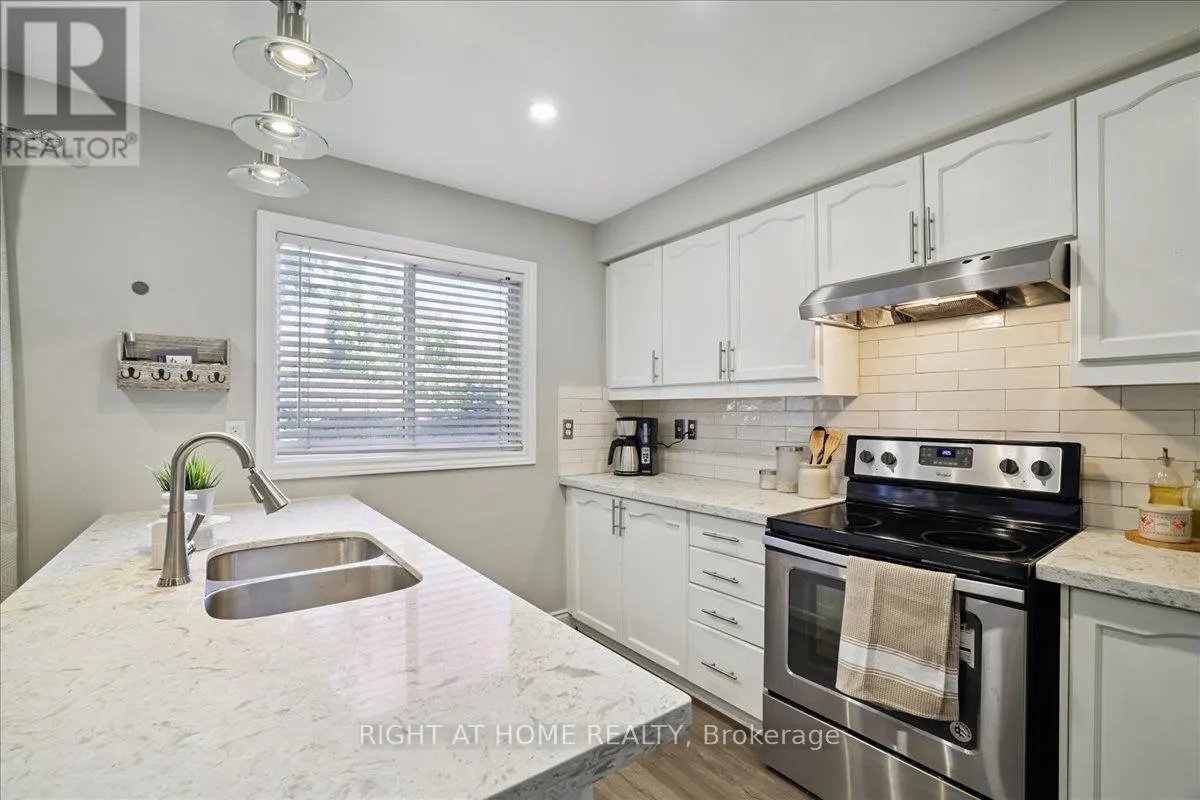 555 TAYLOR CRESCENT