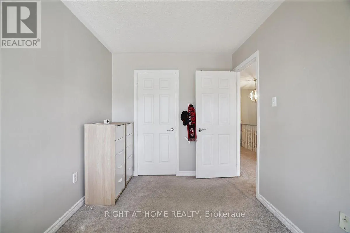 555 TAYLOR CRESCENT