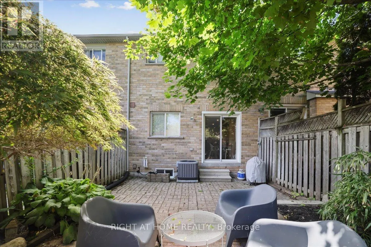 555 TAYLOR CRESCENT