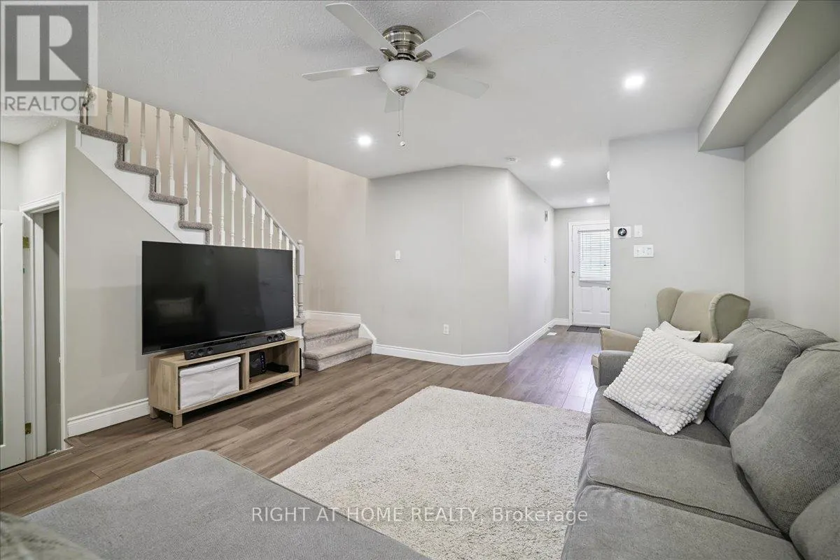 555 TAYLOR CRESCENT