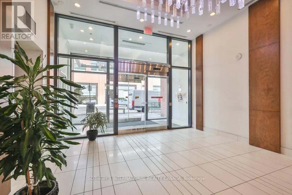 1803 - 2212 LAKE SHORE BOULEVARD W