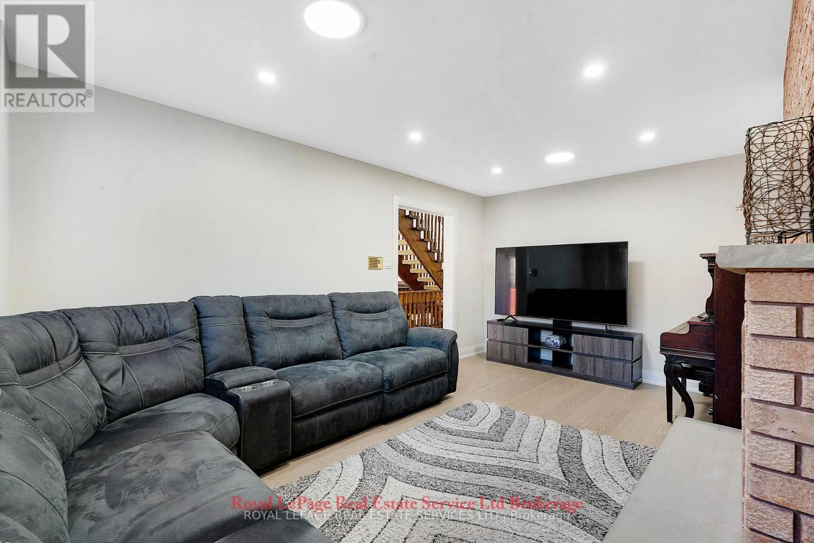 2088 KEMPTON PARK DRIVE
