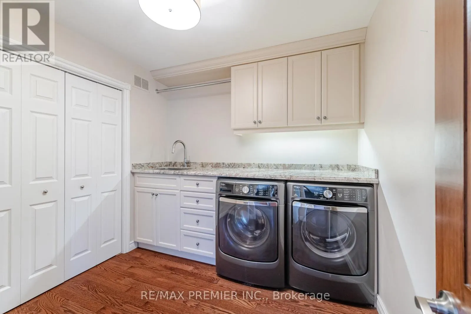 18 INGLEVIEW DRIVE