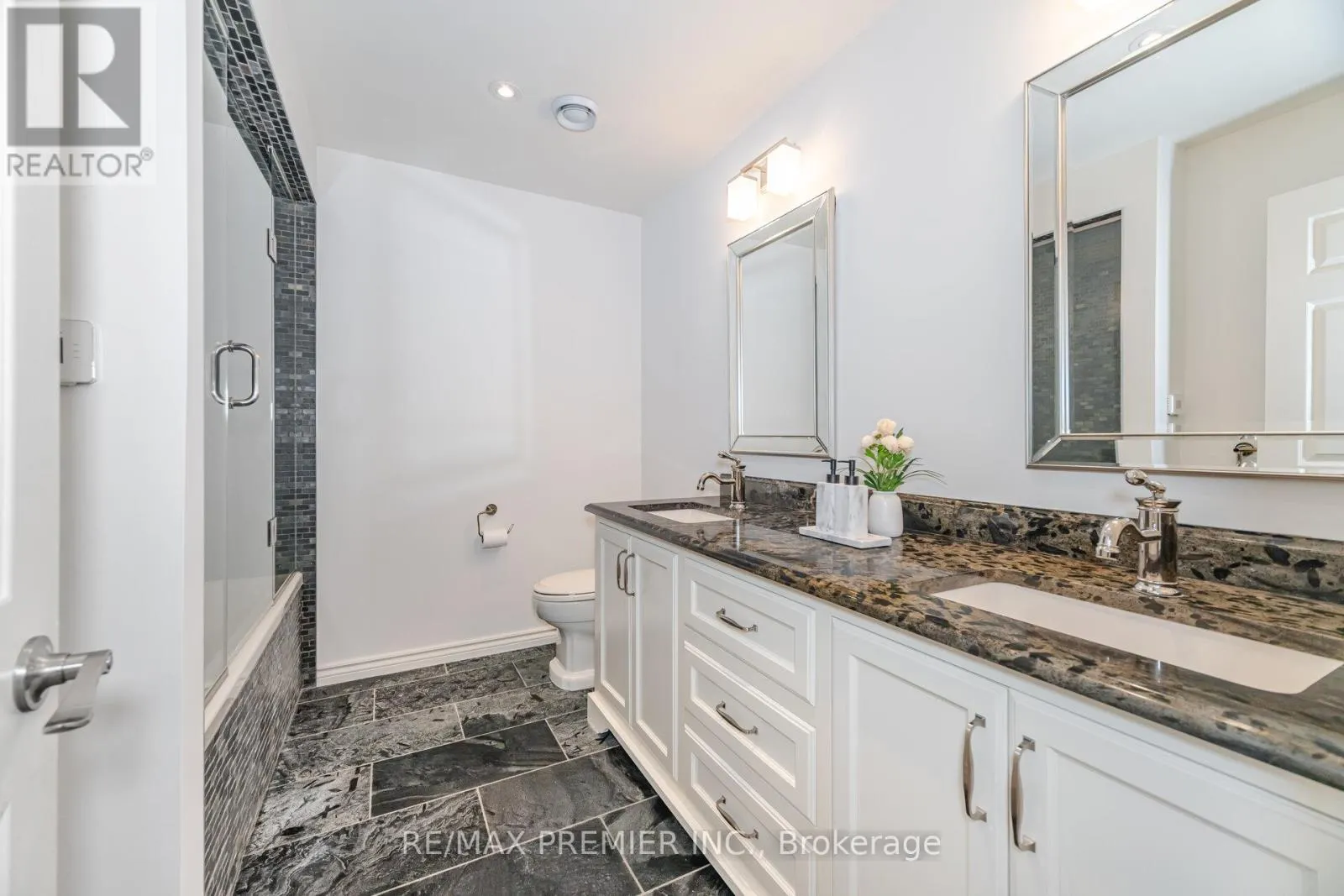 18 INGLEVIEW DRIVE
