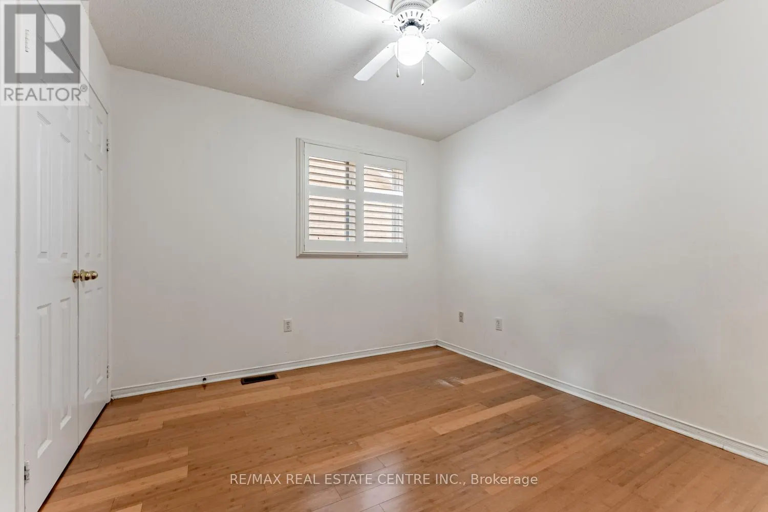 8 MANNEL CRESCENT