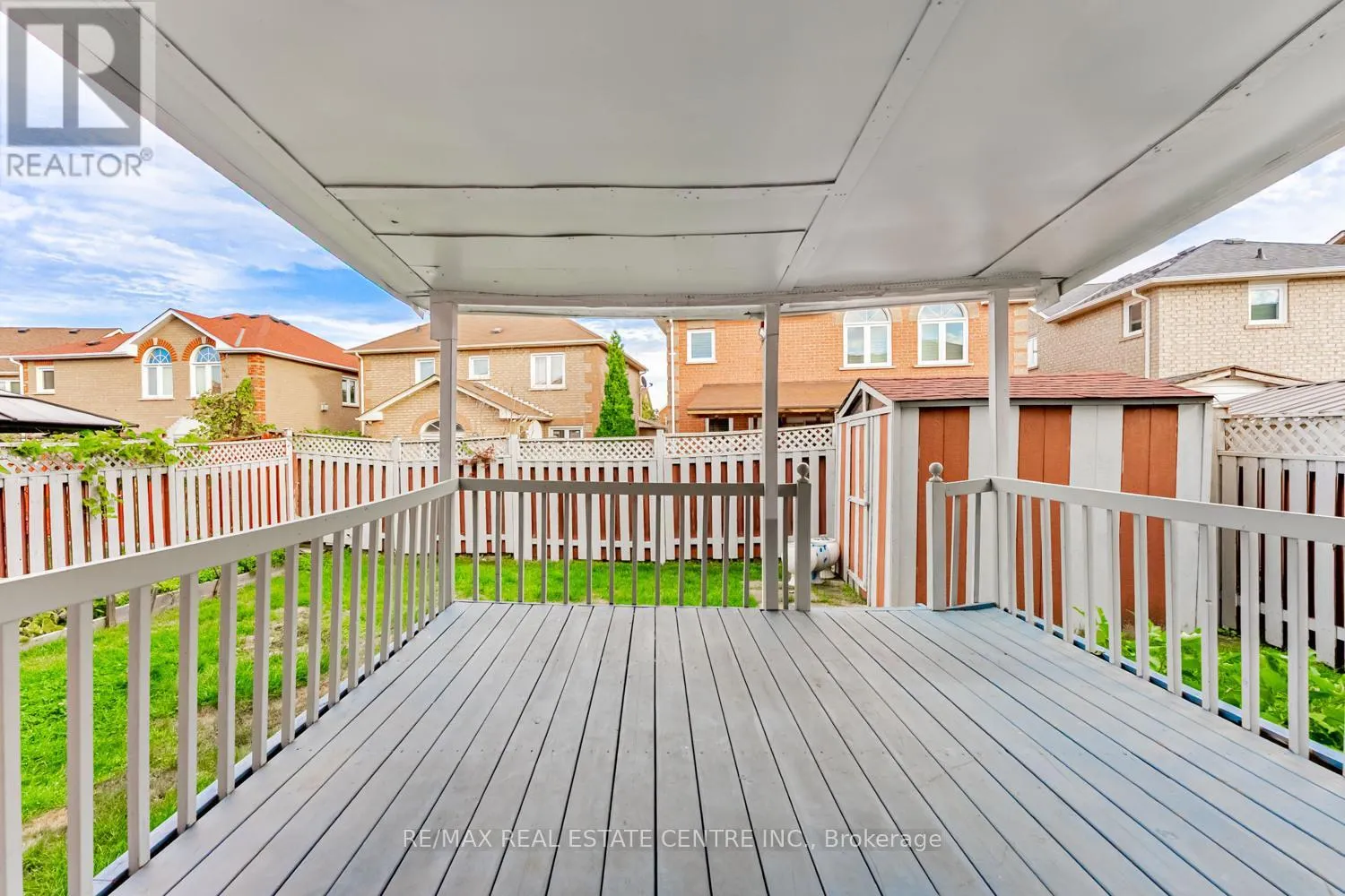 8 MANNEL CRESCENT