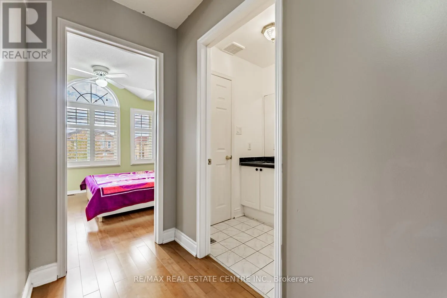 8 MANNEL CRESCENT