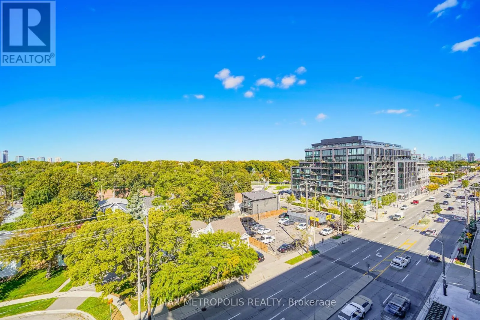 720 - 801 THE QUEENSWAY
