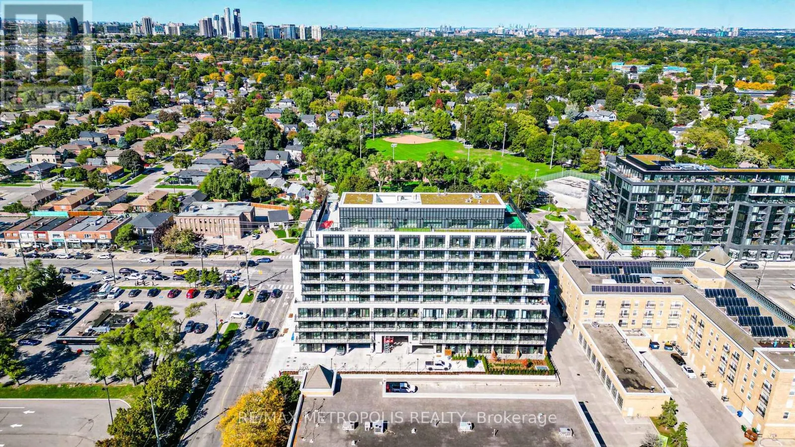 720 - 801 THE QUEENSWAY