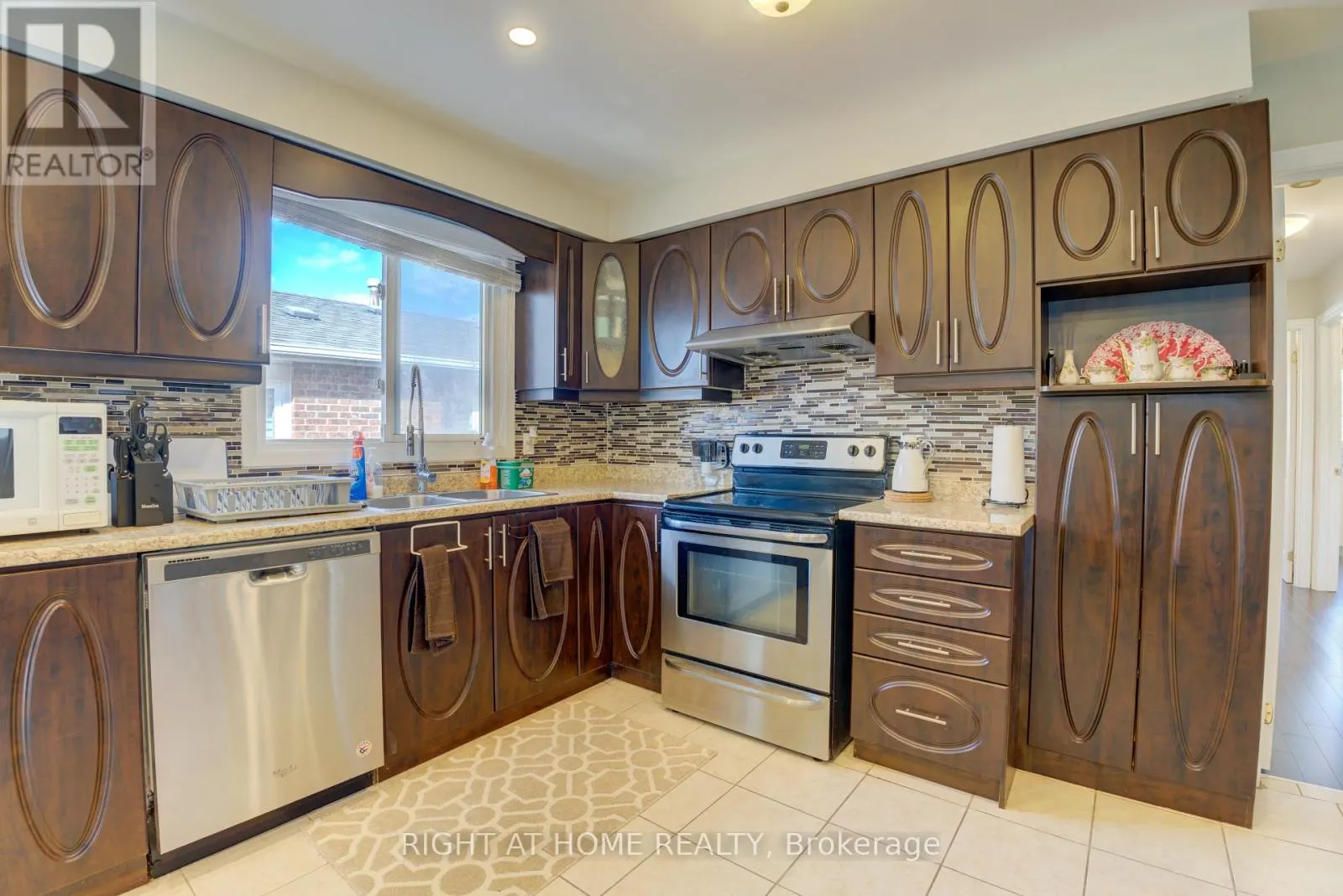 208 MEADOWS BOULEVARD