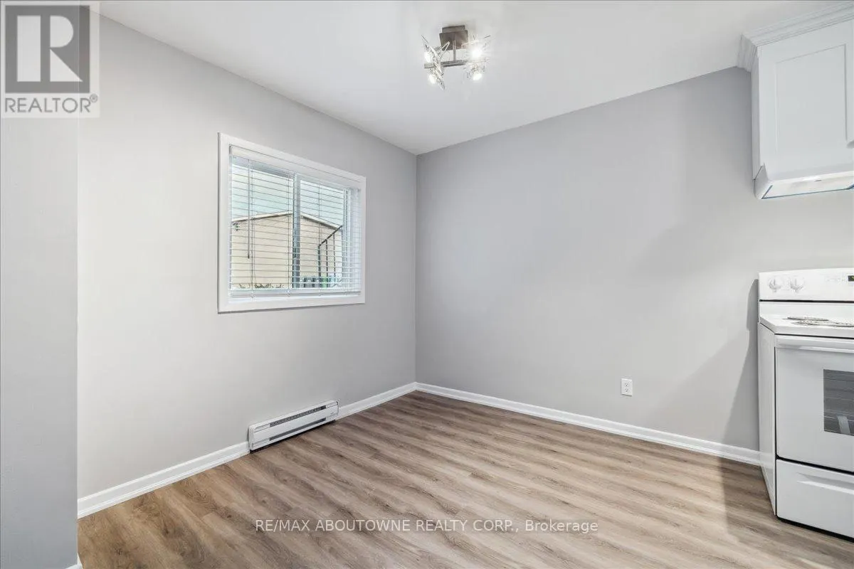 1 - 2350 QUEENSWAY DRIVE