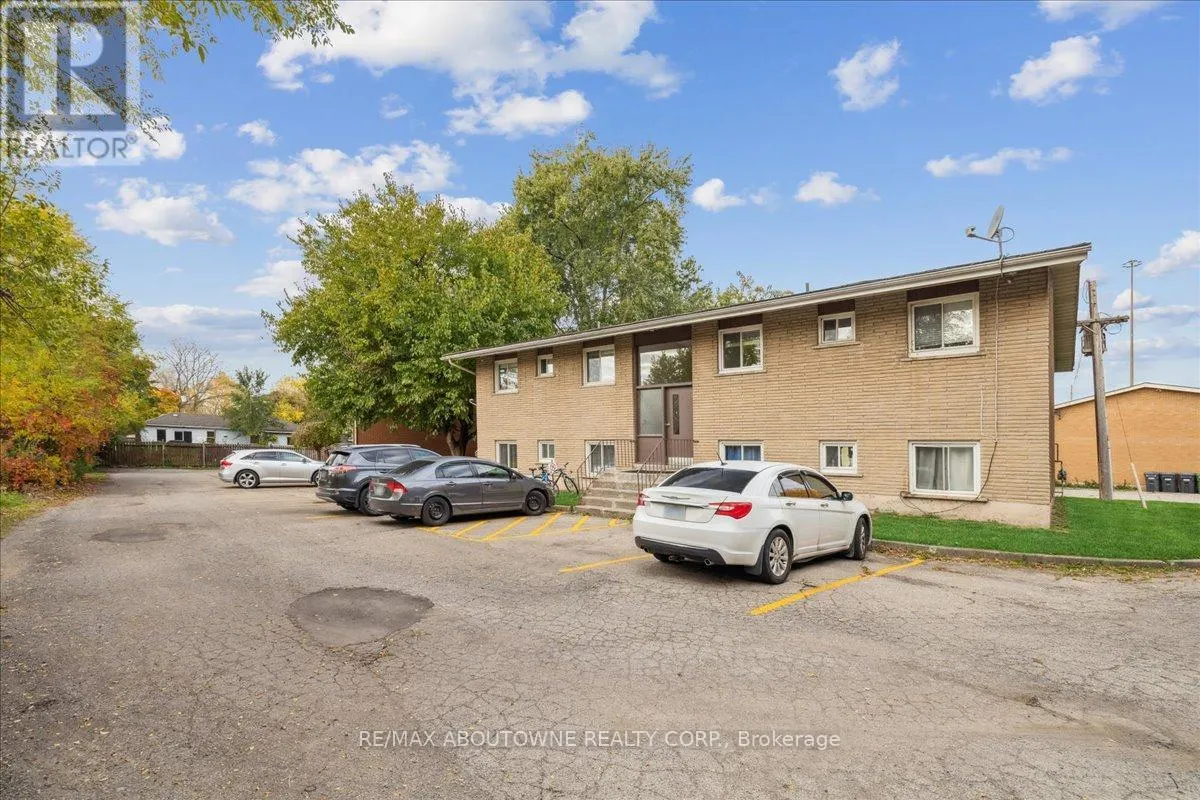 1 - 2350 QUEENSWAY DRIVE