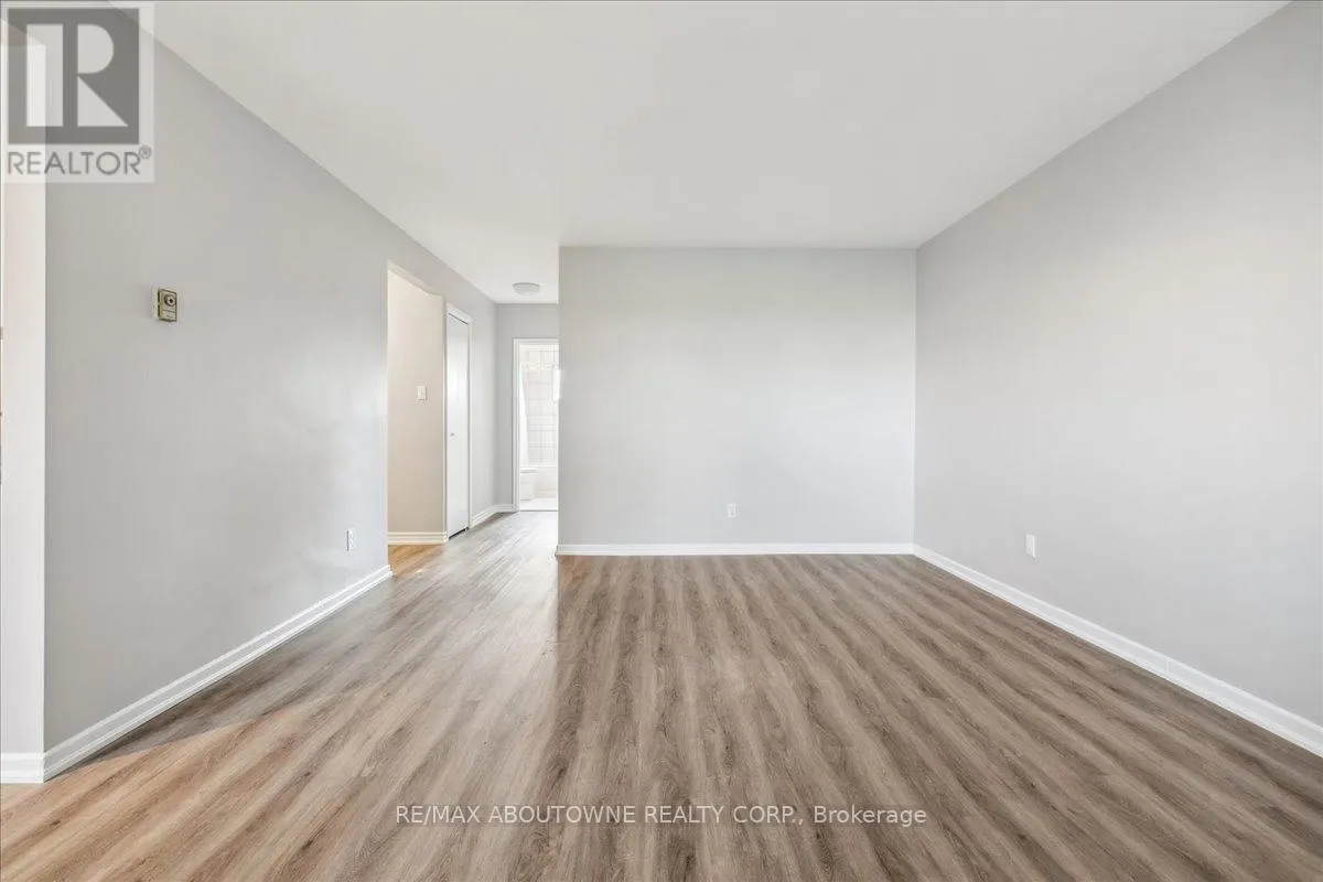 1 - 2350 QUEENSWAY DRIVE