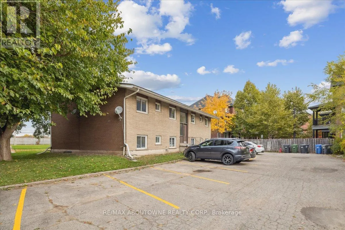 1 - 2350 QUEENSWAY DRIVE