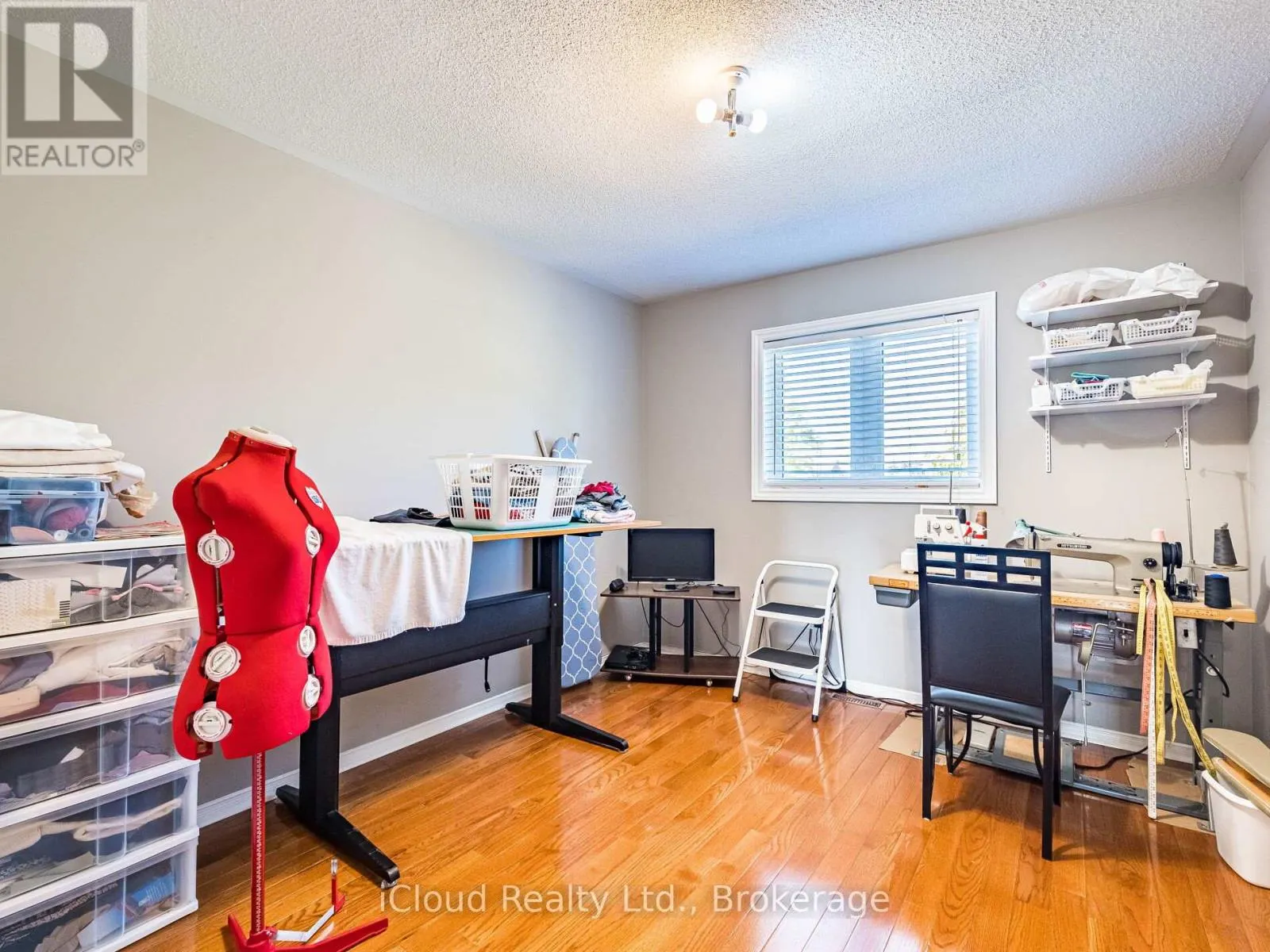 82 HANTON CRESCENT