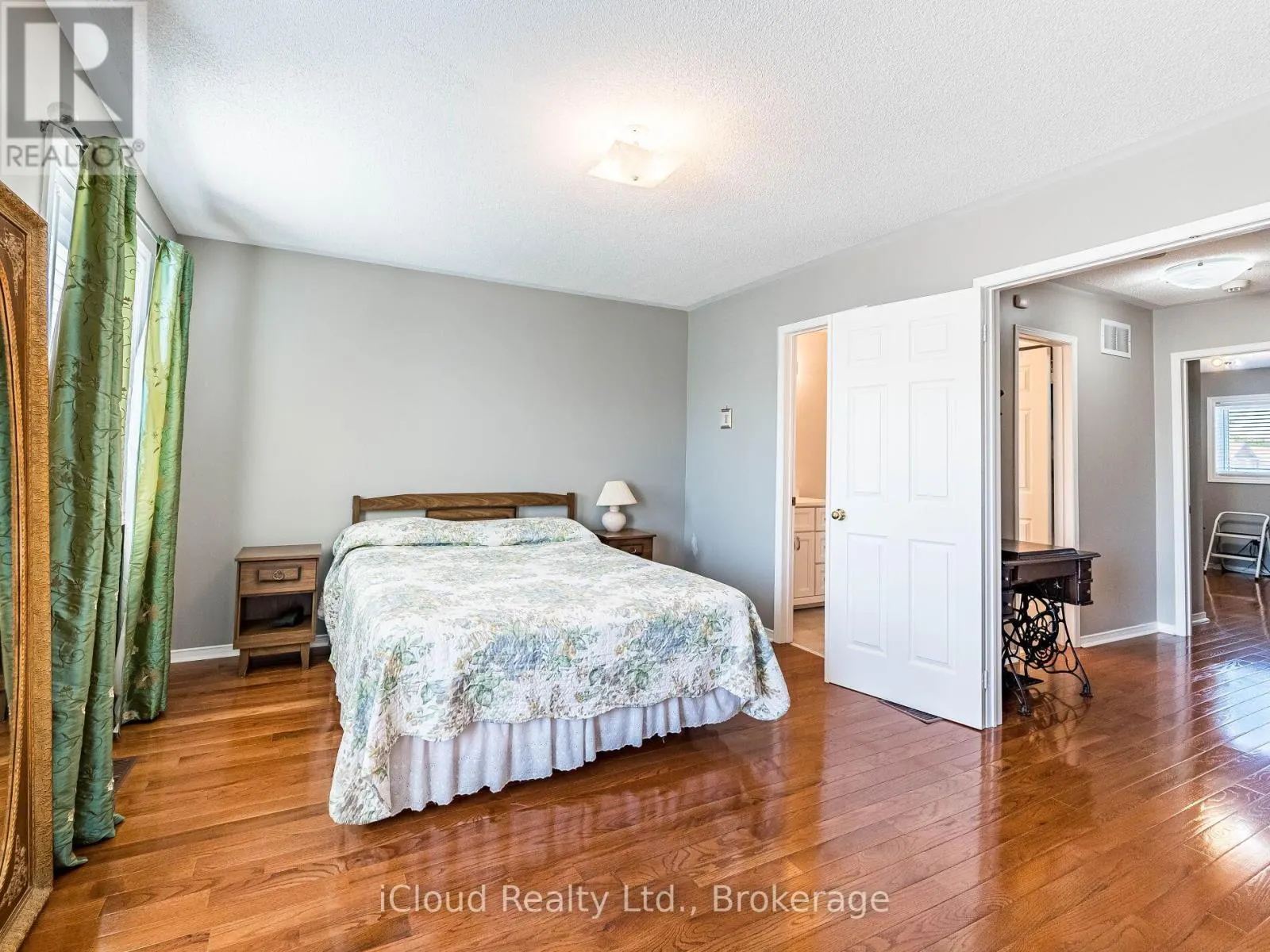 82 HANTON CRESCENT