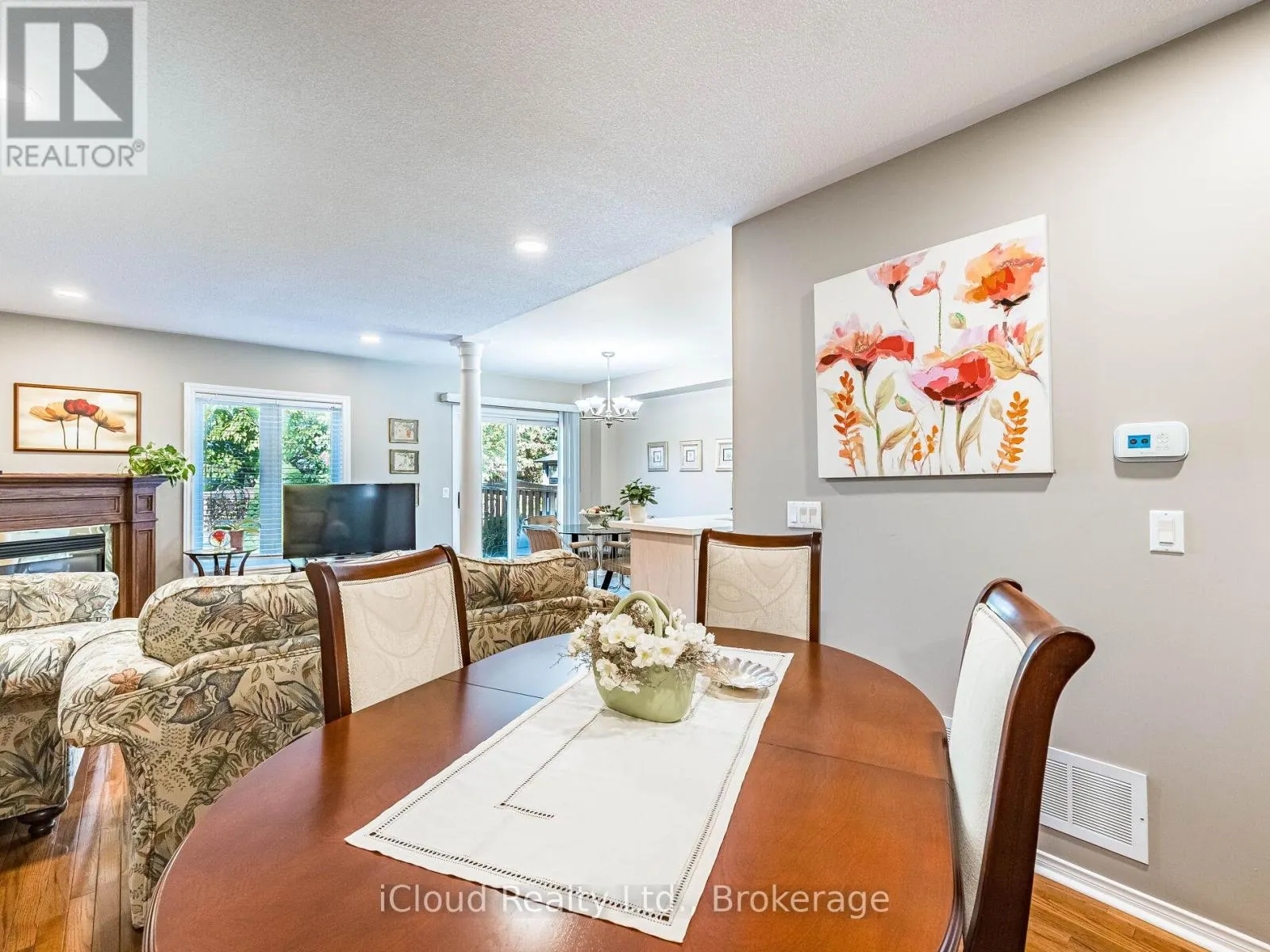 82 HANTON CRESCENT