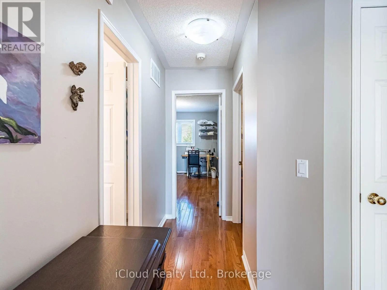 82 HANTON CRESCENT