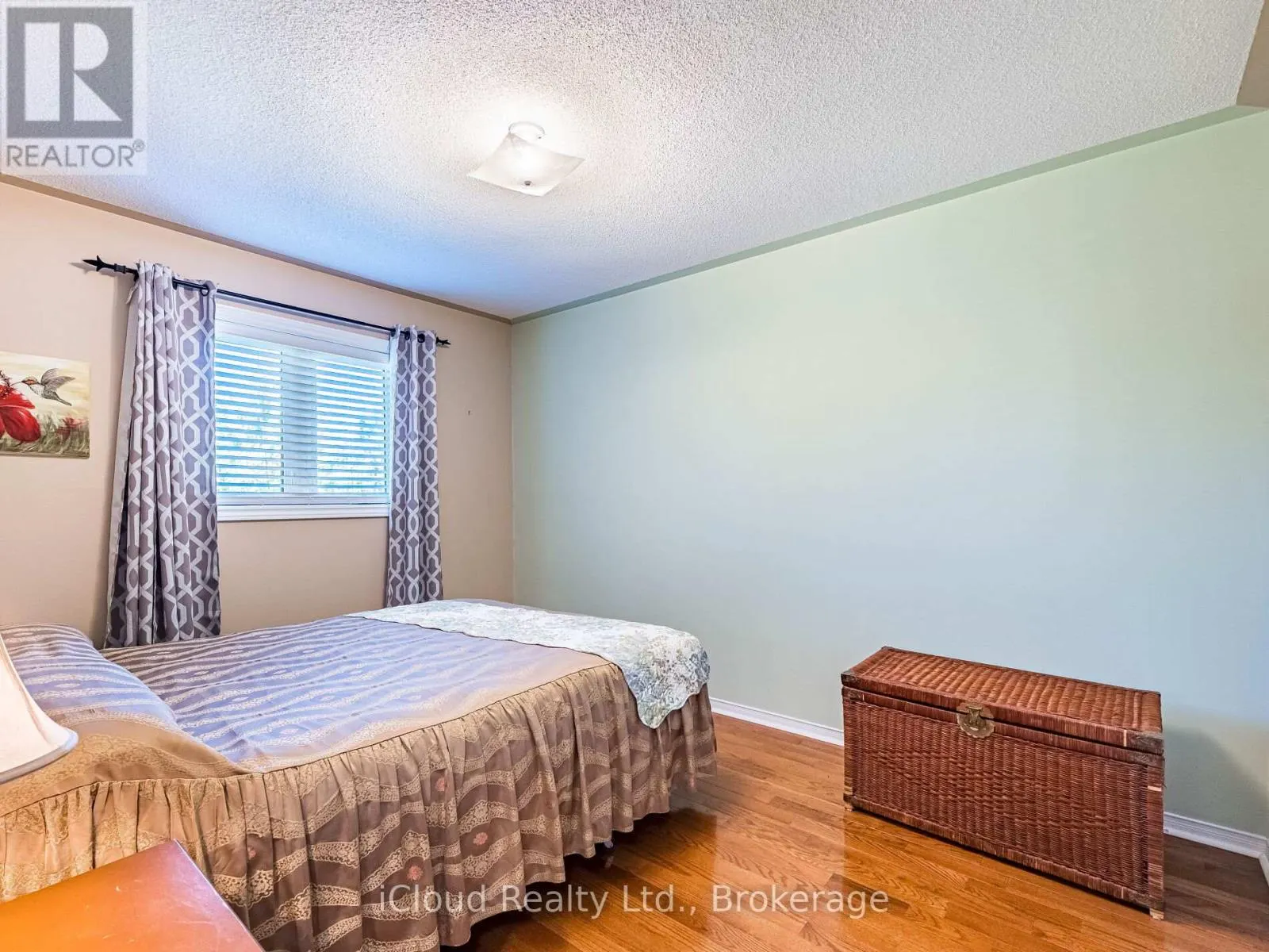82 HANTON CRESCENT