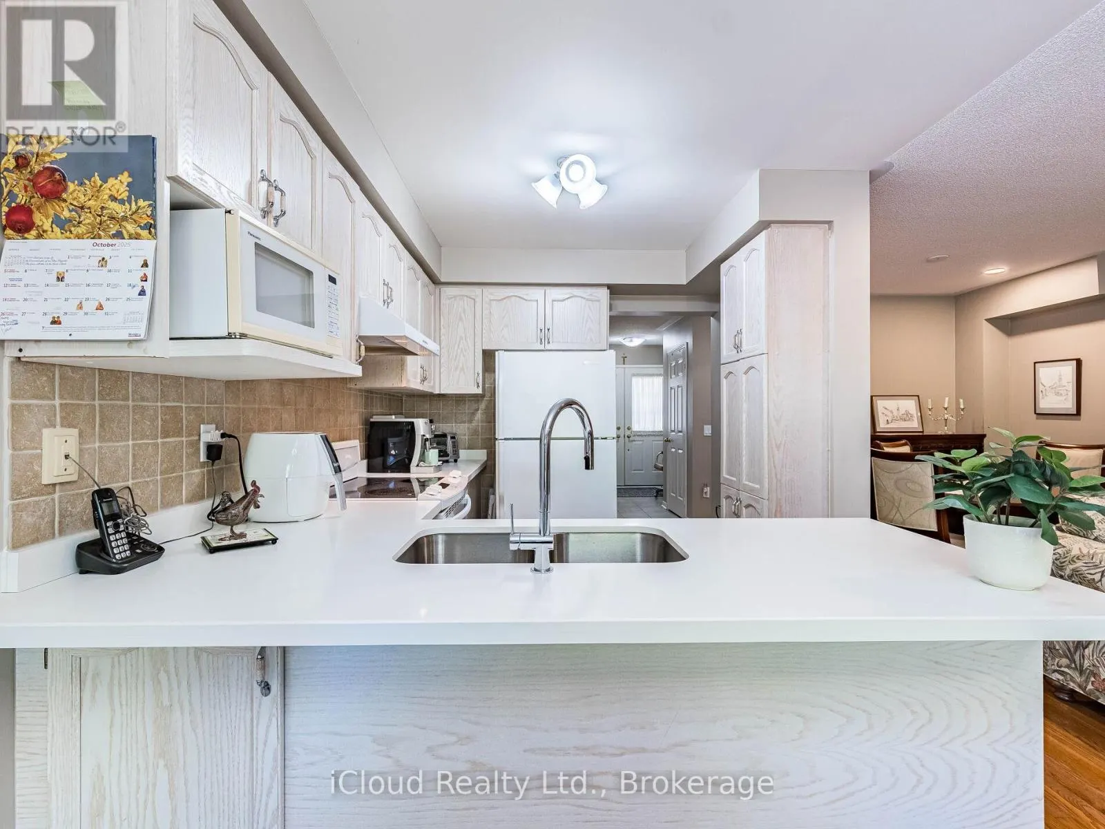 82 HANTON CRESCENT