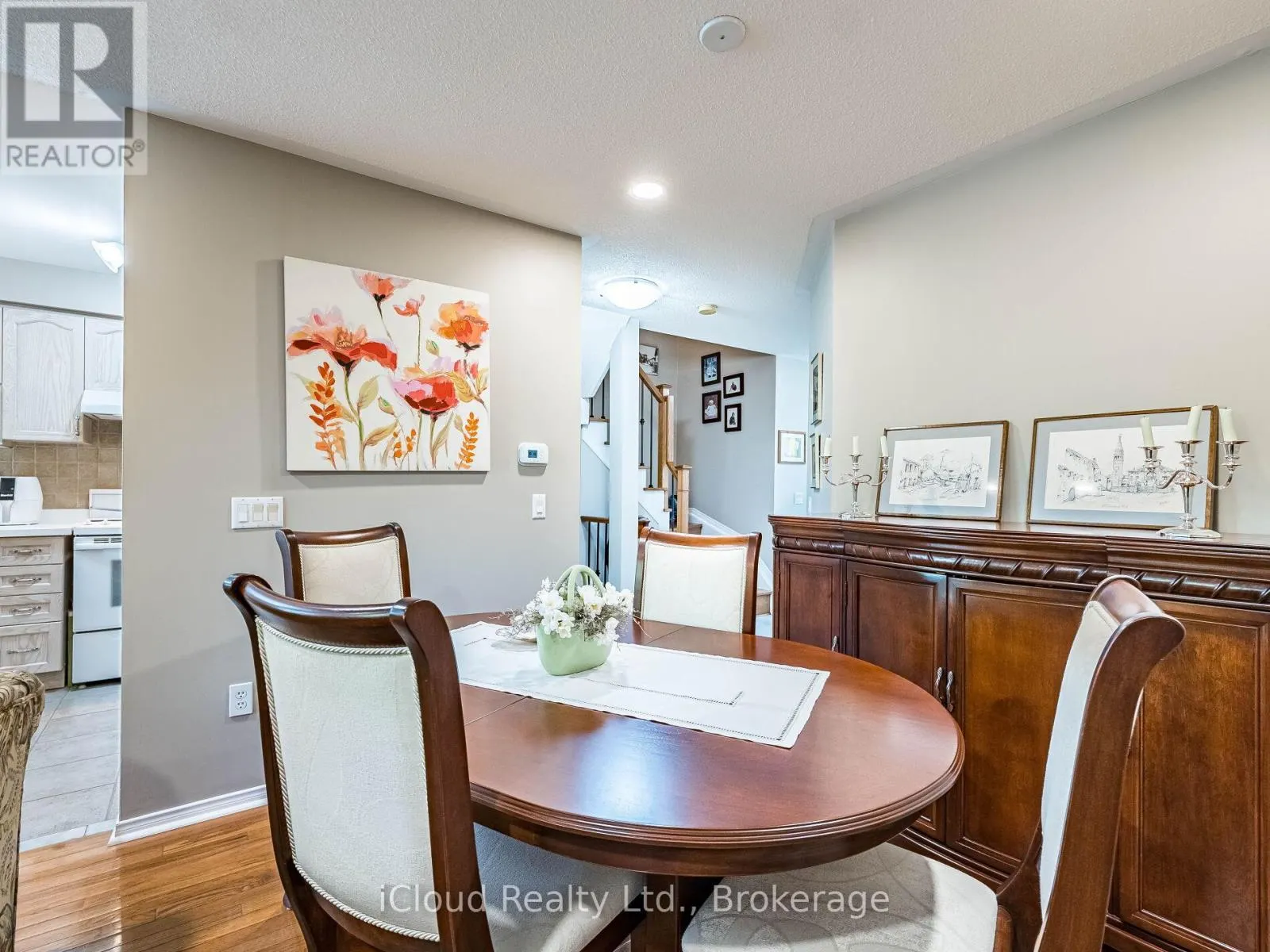 82 HANTON CRESCENT