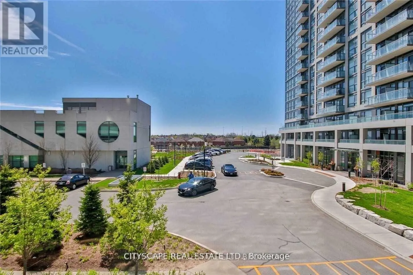 915 - 339 RATHBURN ROAD