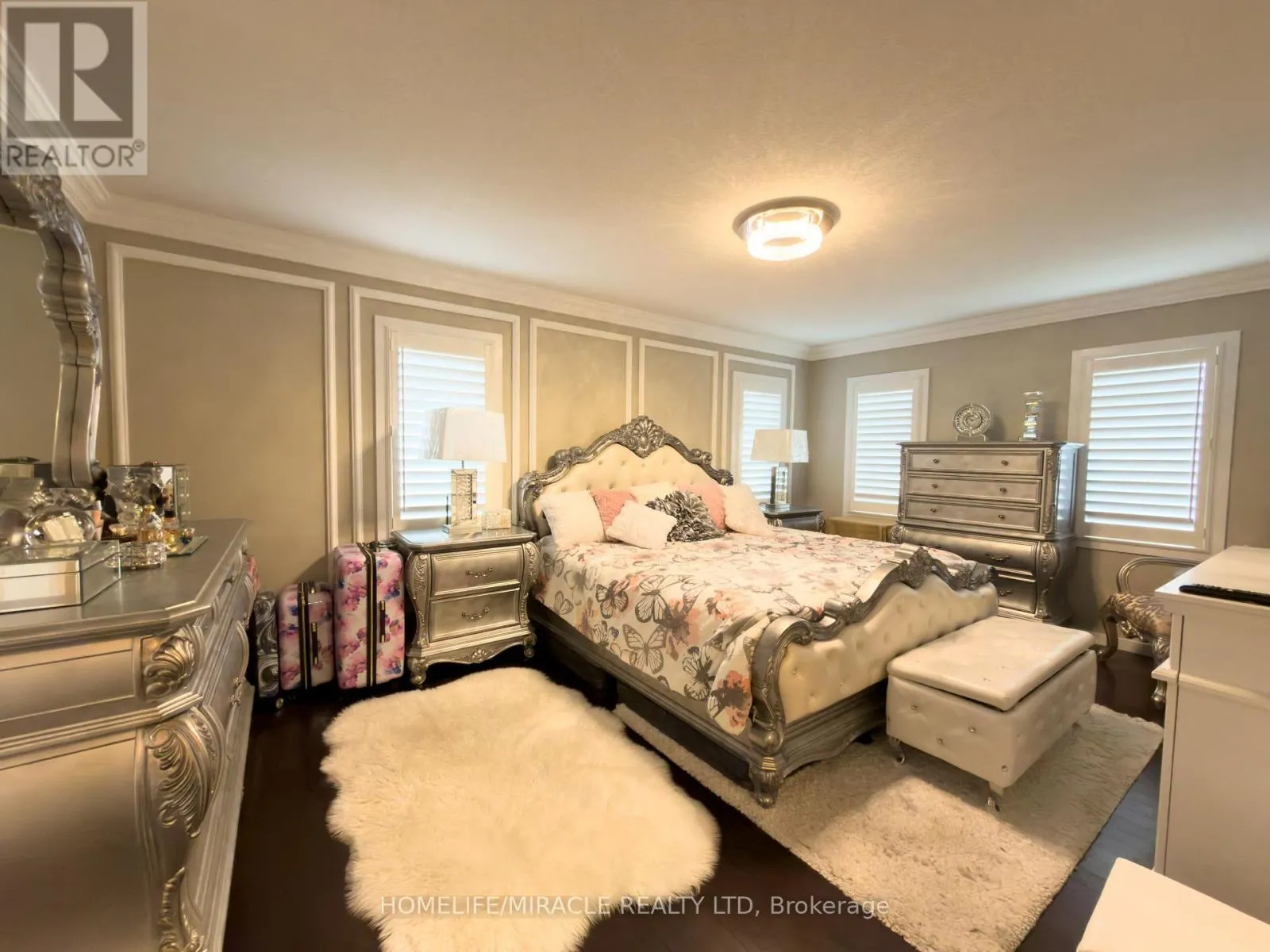 404 QUEEN MARY DRIVE