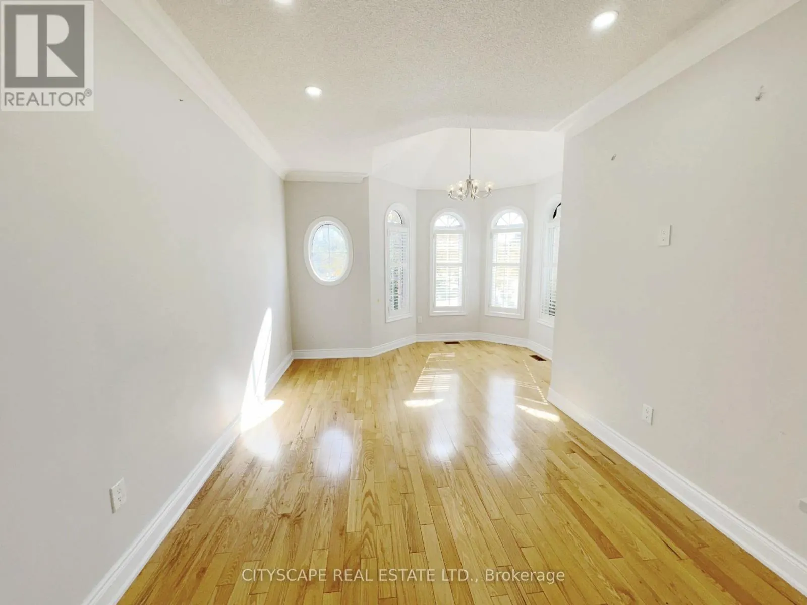 23 BRENTCLIFF DRIVE