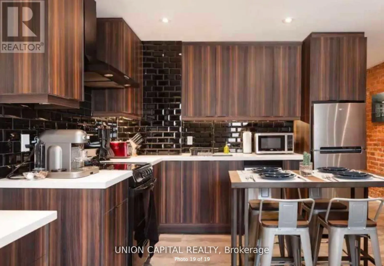 UPPER - 1412 QUEEN STREET W