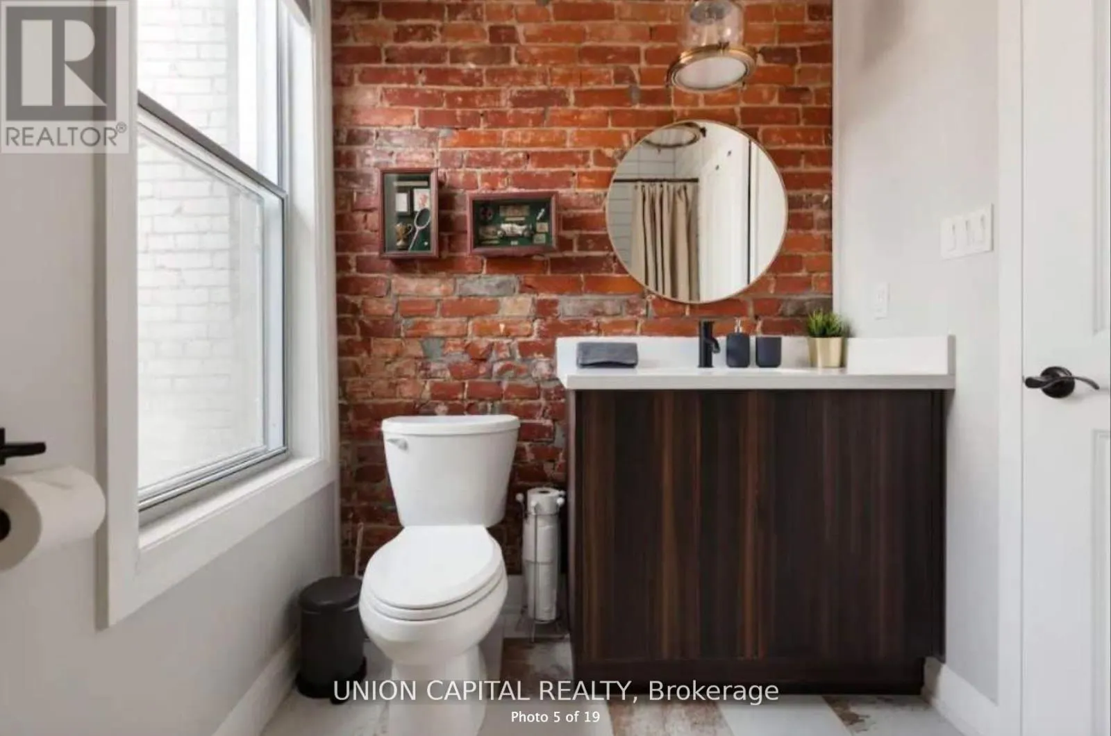 UPPER - 1412 QUEEN STREET W