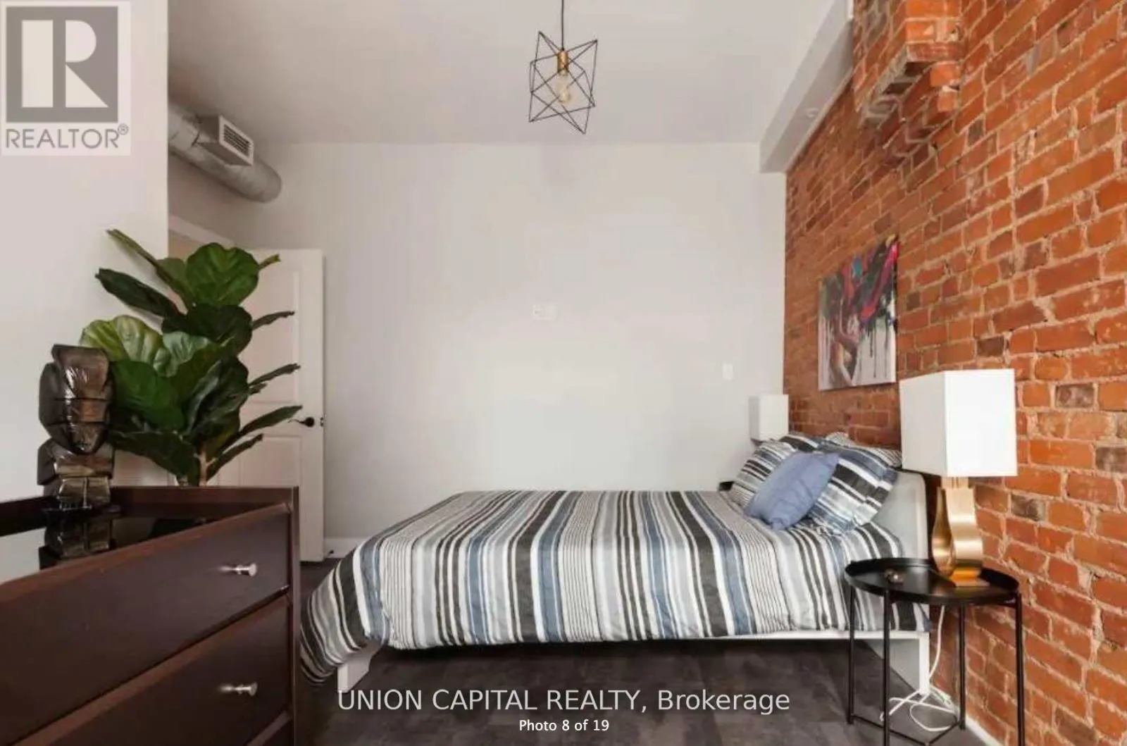 UPPER - 1412 QUEEN STREET W