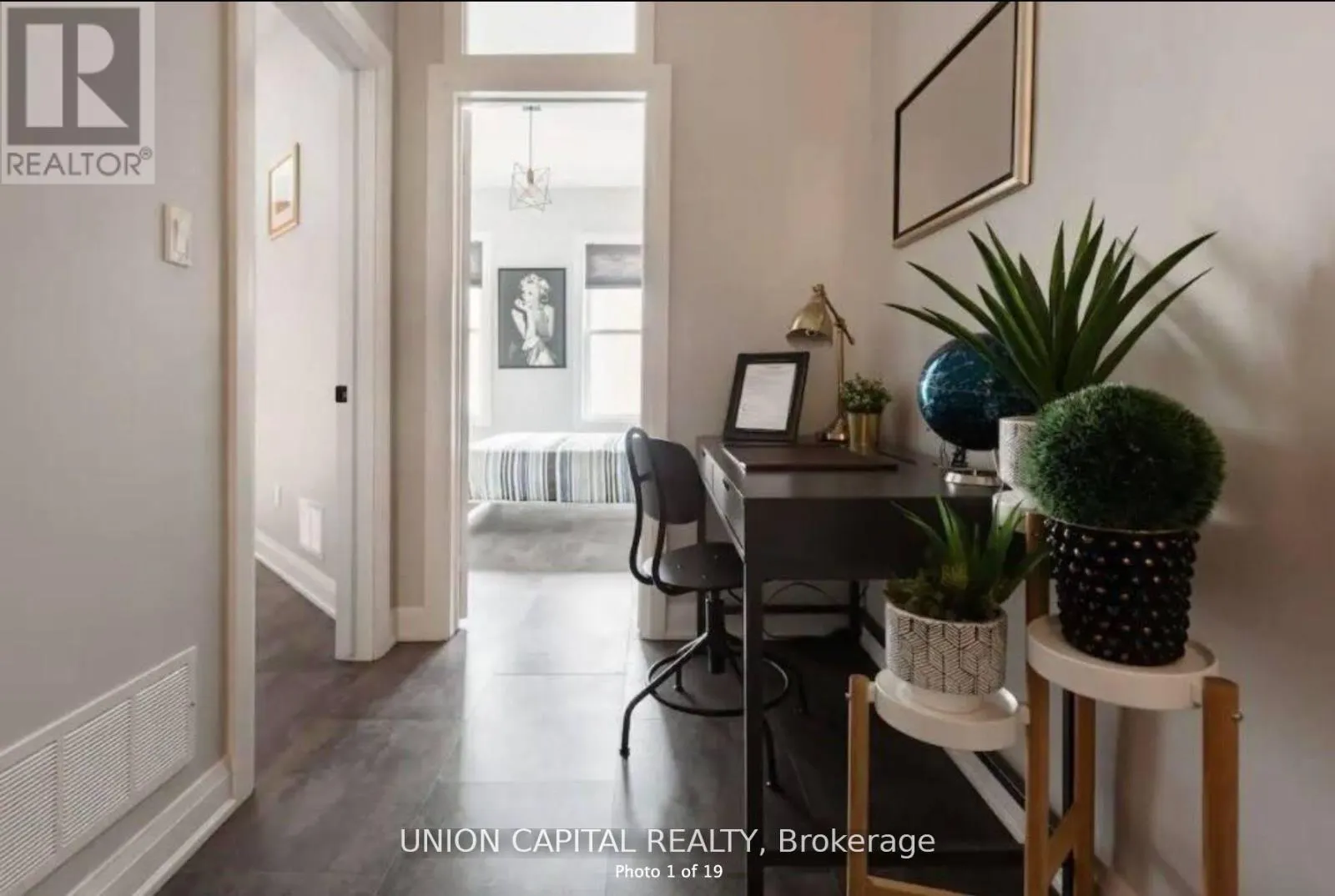 UPPER - 1412 QUEEN STREET W