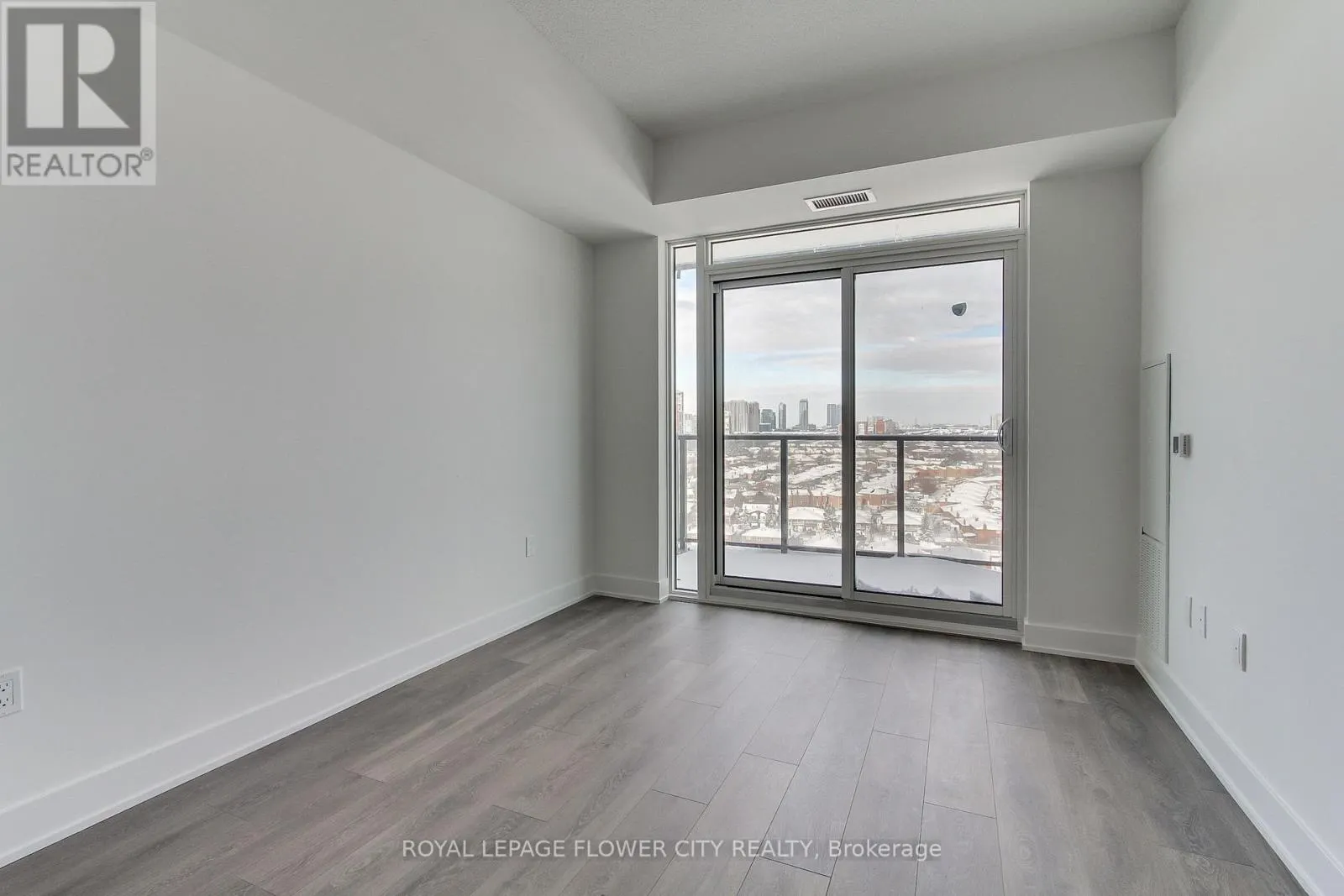1506 - 202 BURNHAMTHORPE ROAD E