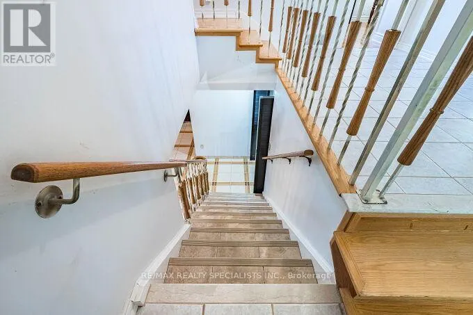 61 BREWSTER CRESCENT