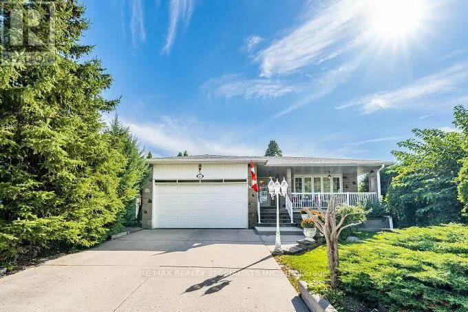 61 BREWSTER CRESCENT