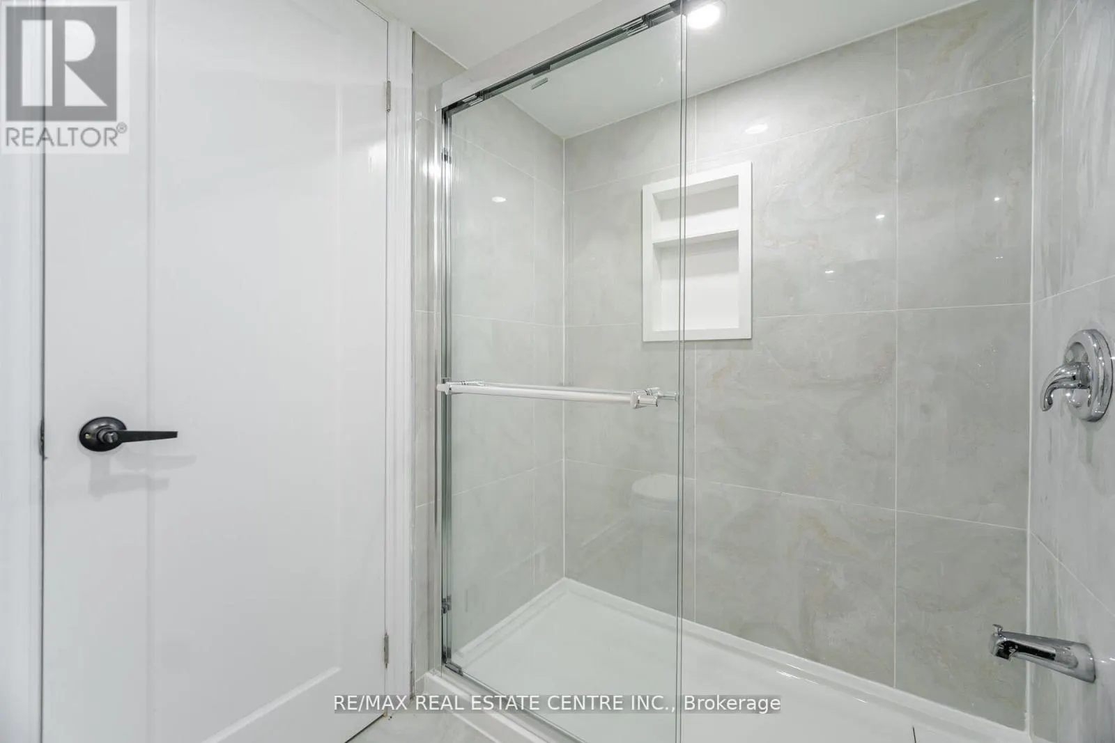 LOWER - 351 GREENLESS CIRCLE