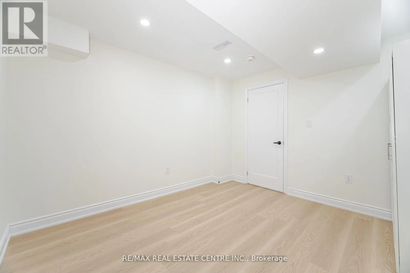 LOWER - 351 GREENLESS CIRCLE