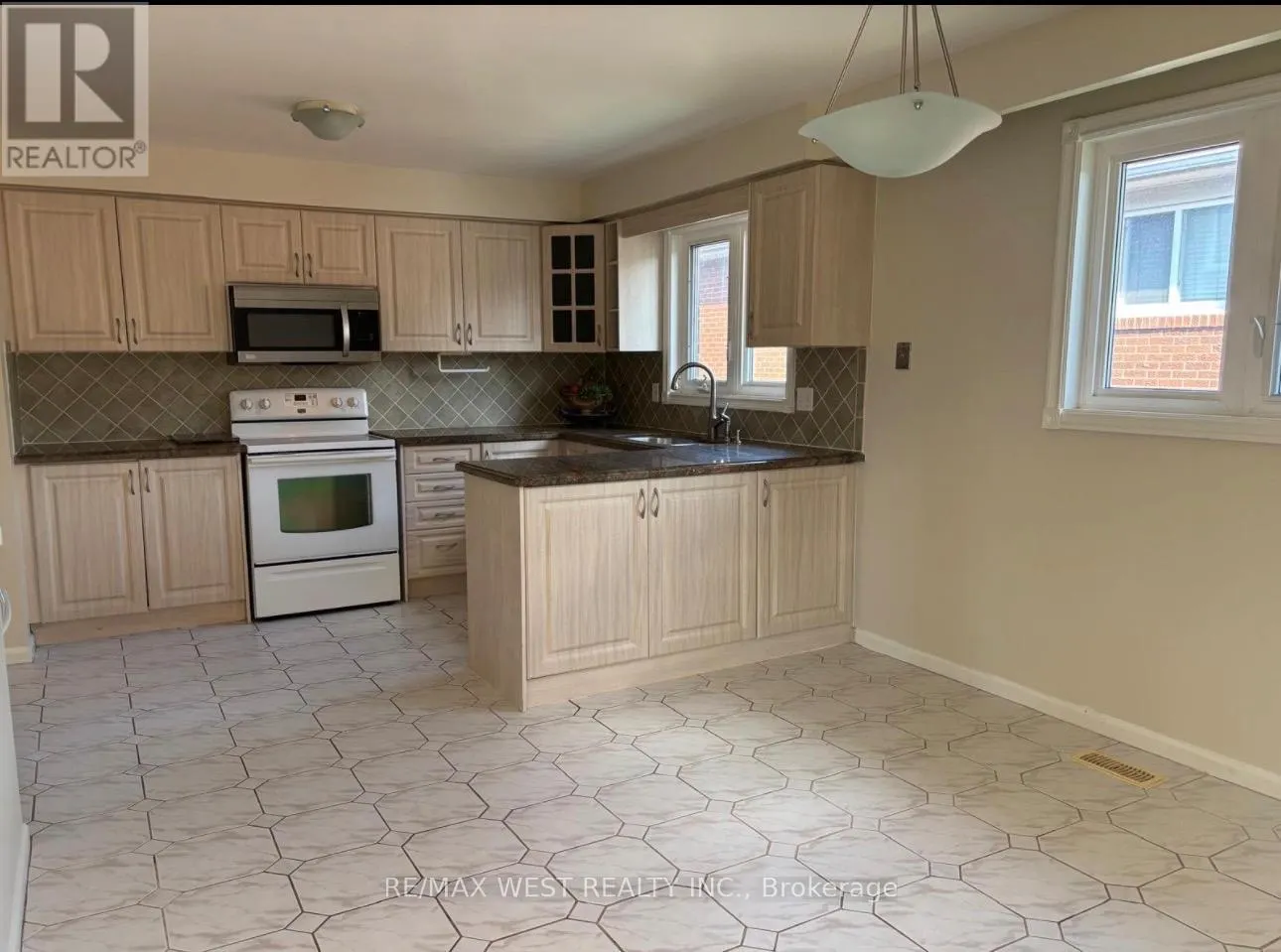 4 DANTEK COURT