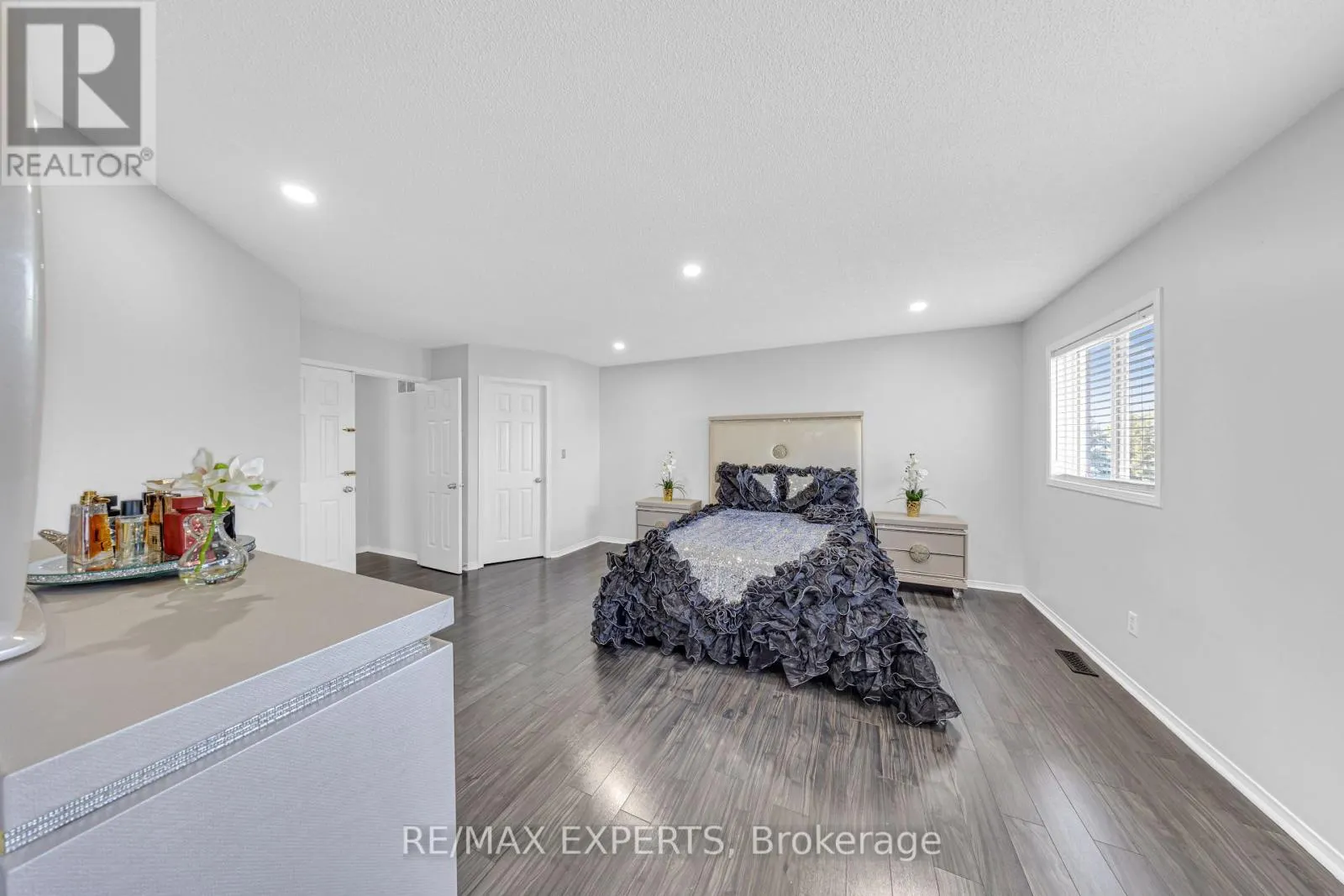 1103 BLUEHERON BOULEVARD