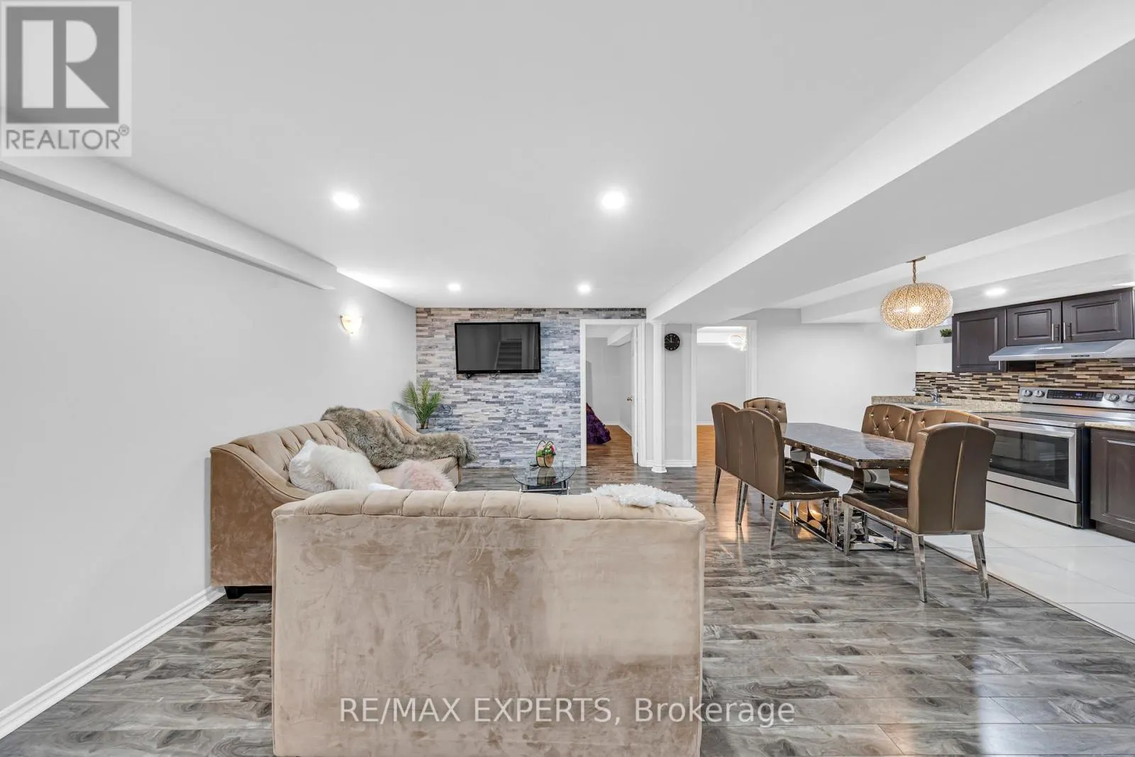 1103 BLUEHERON BOULEVARD
