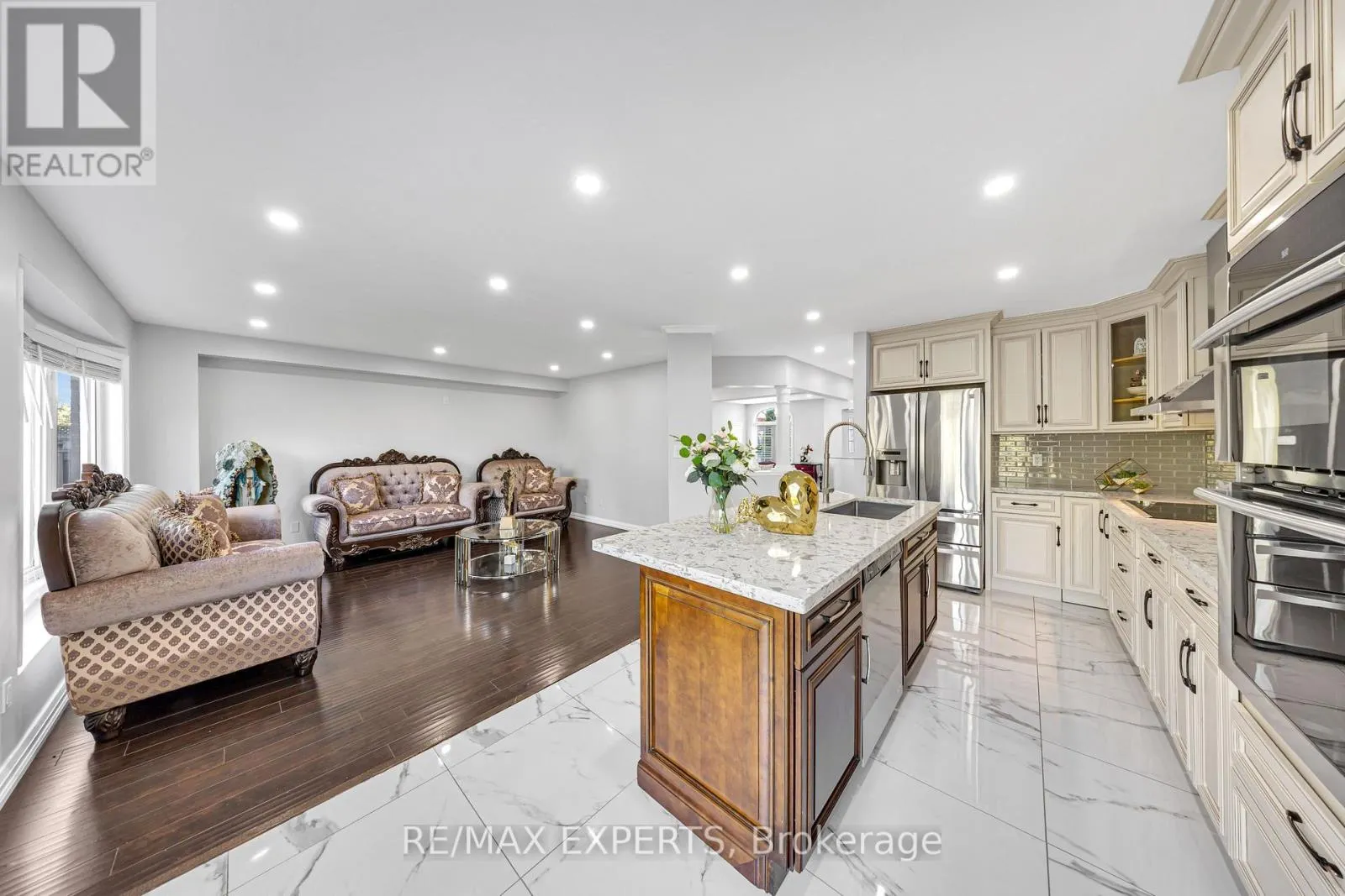 1103 BLUEHERON BOULEVARD