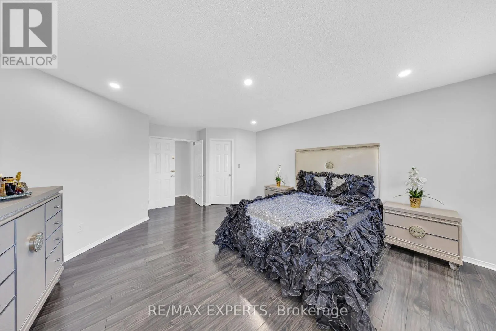 1103 BLUEHERON BOULEVARD