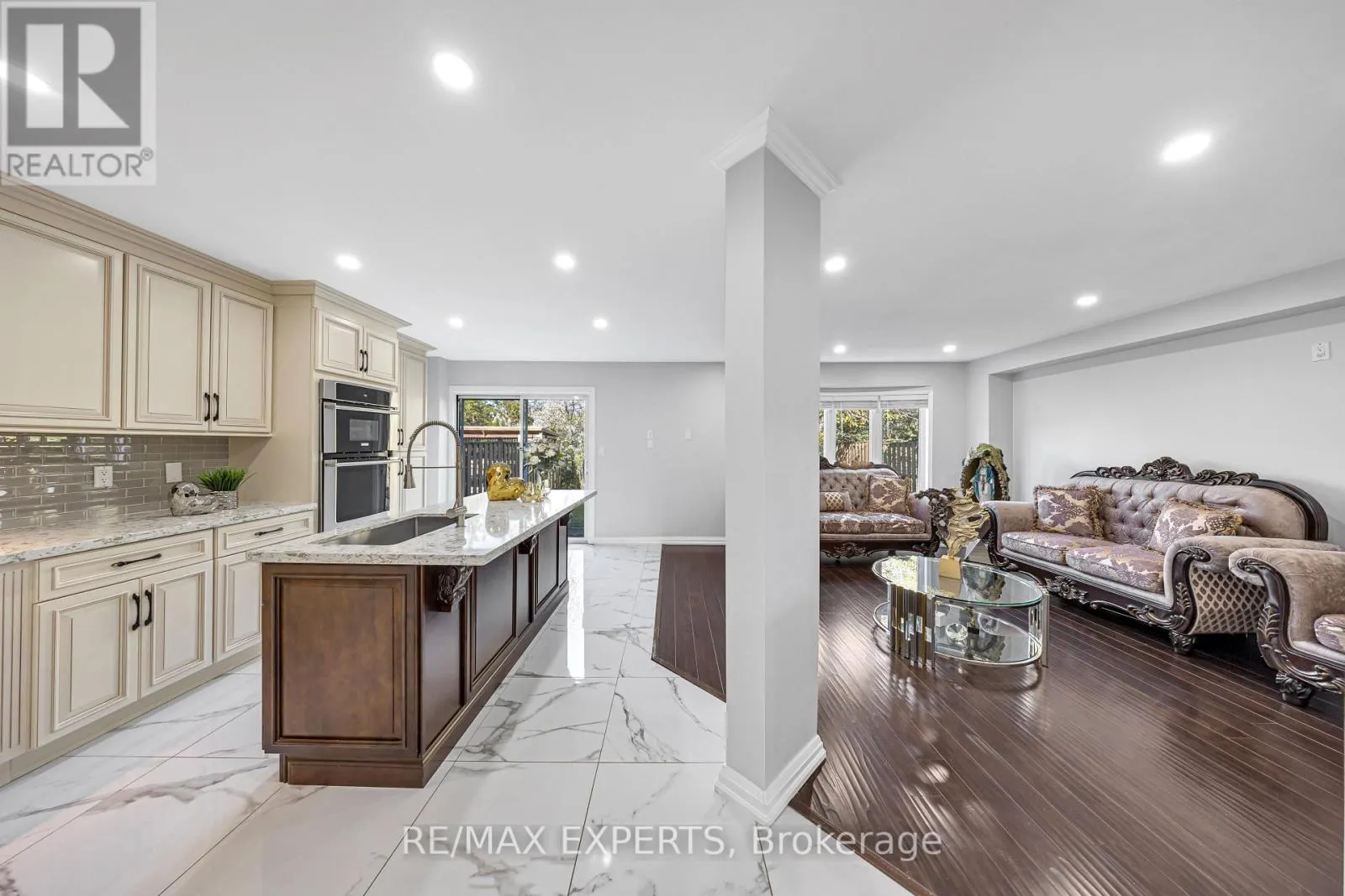 1103 BLUEHERON BOULEVARD