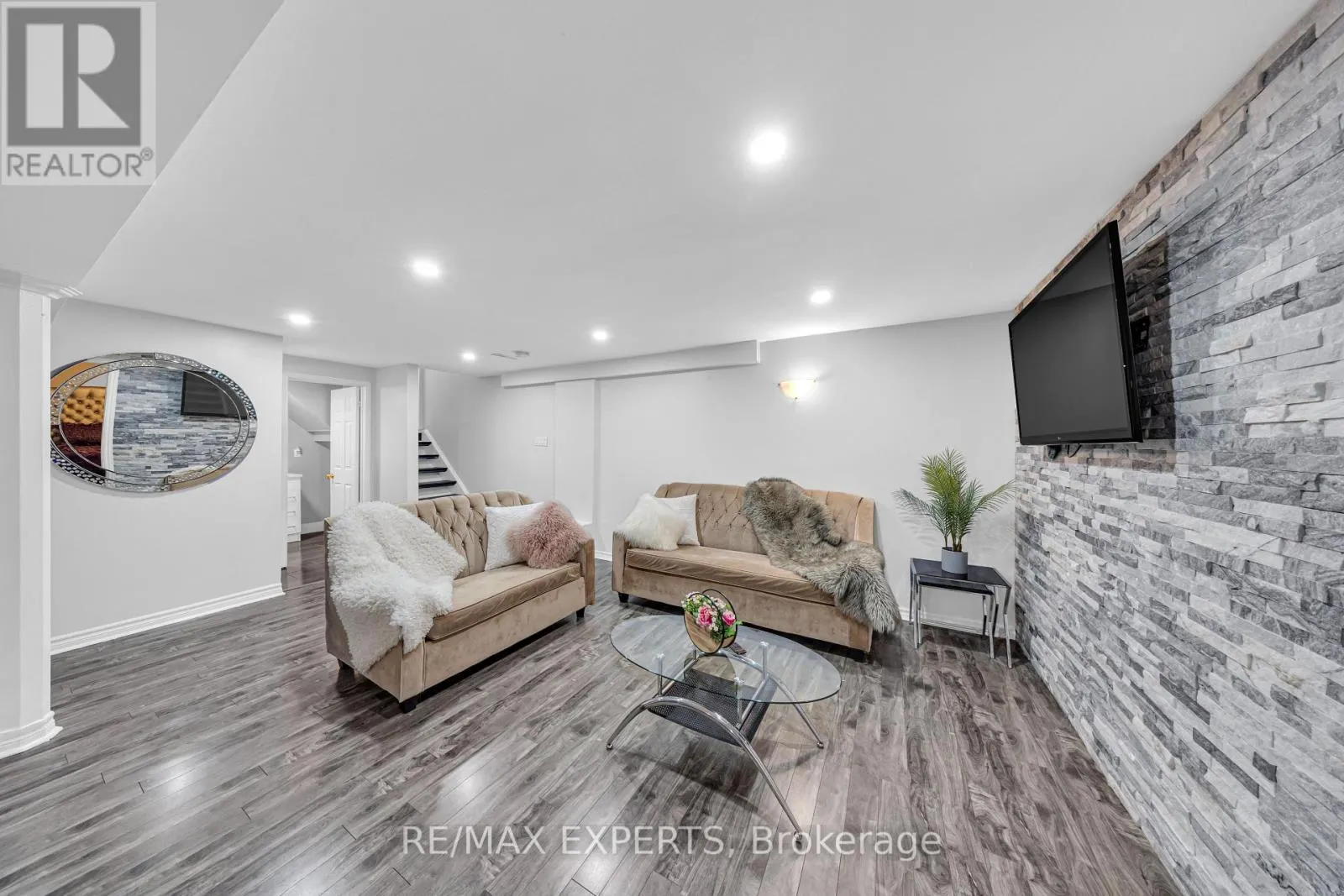 1103 BLUEHERON BOULEVARD