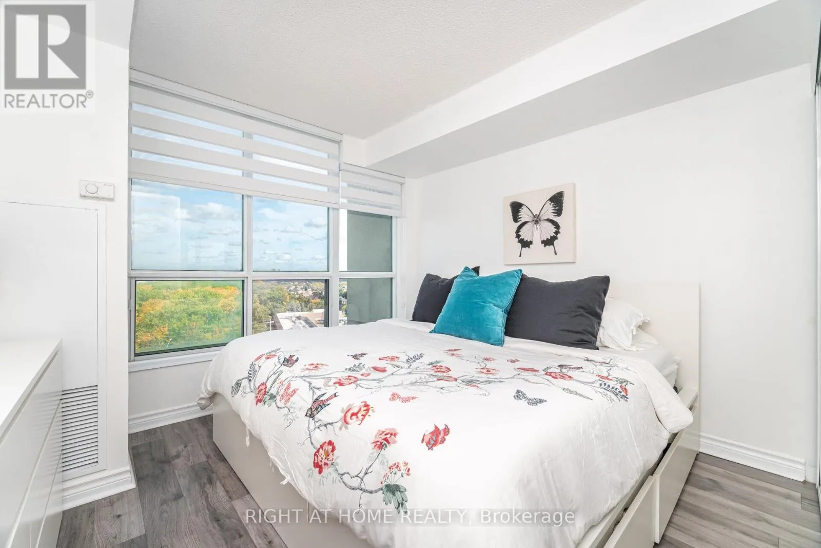1211 - 2545 ERIN CENTRE BOULEVARD