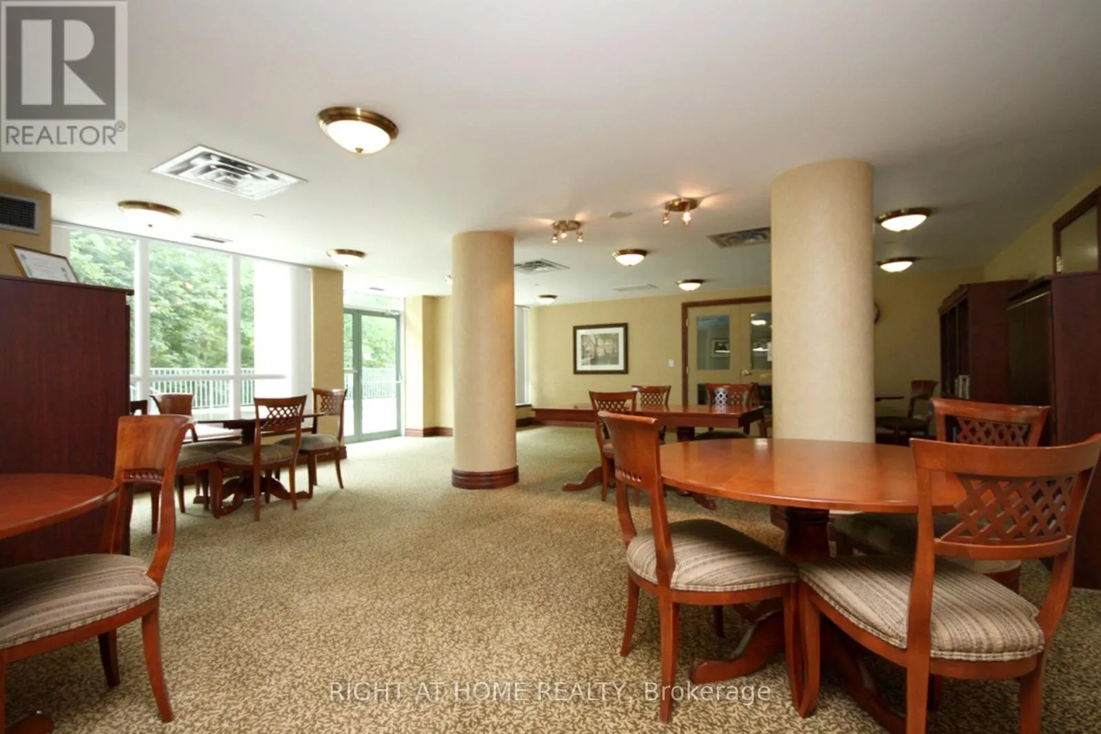 1211 - 2545 ERIN CENTRE BOULEVARD