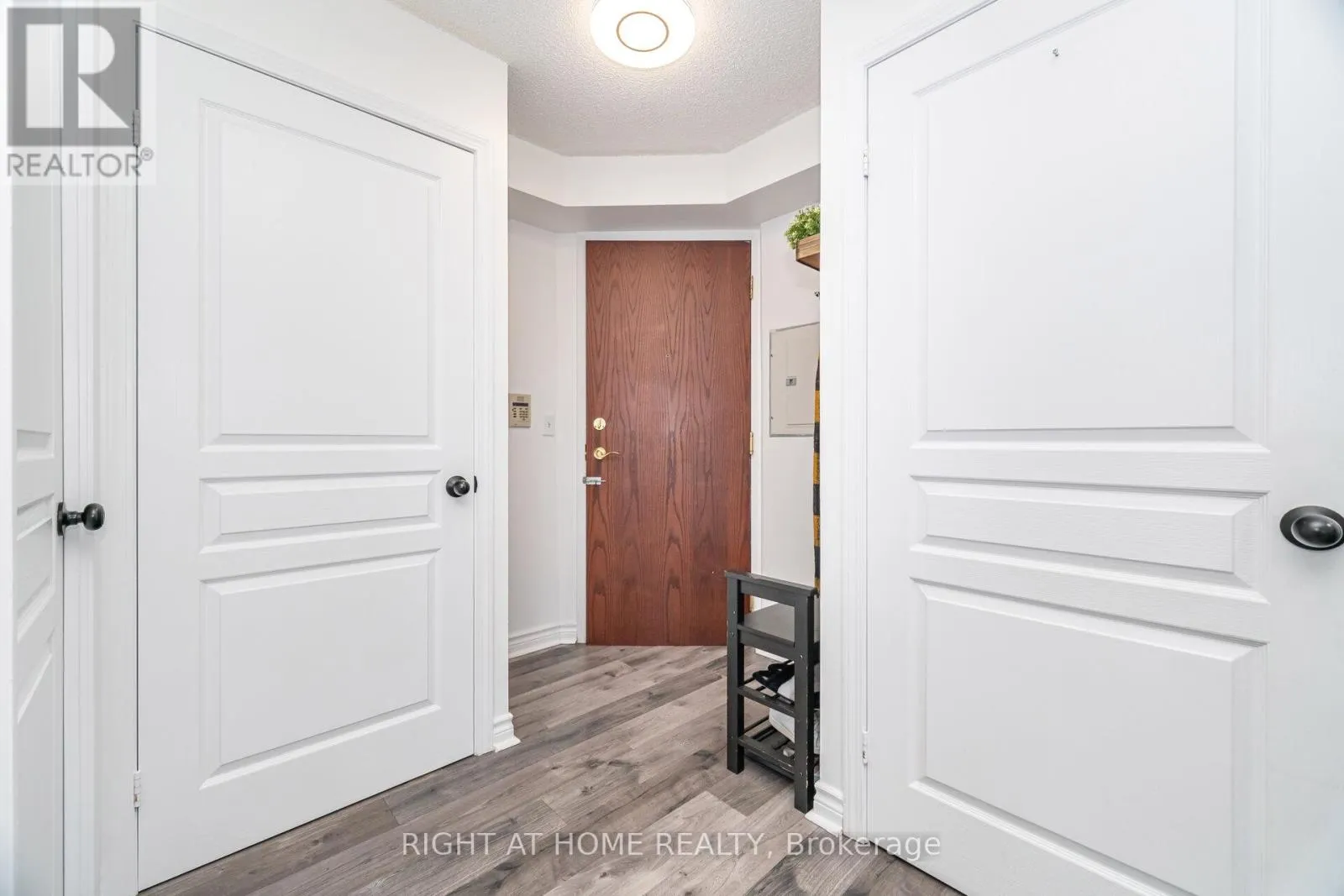 1211 - 2545 ERIN CENTRE BOULEVARD