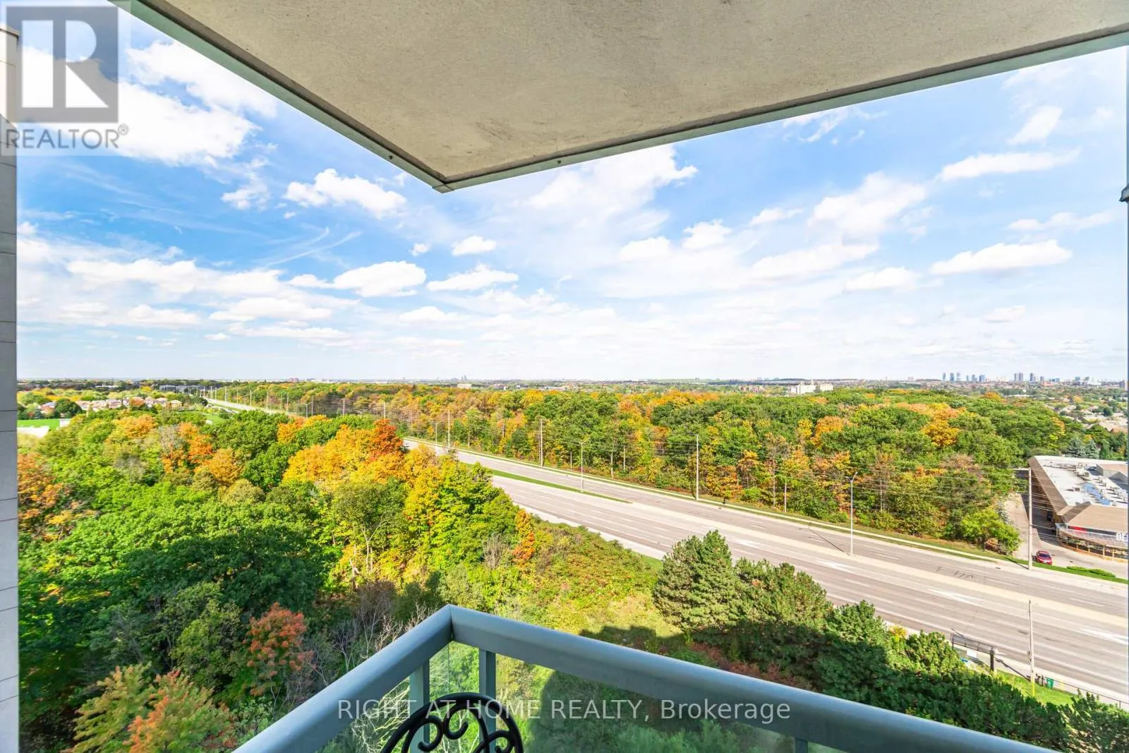 1211 - 2545 ERIN CENTRE BOULEVARD